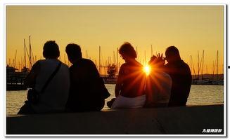 爱在日落时,一场跨越时空的浪漫邂逅